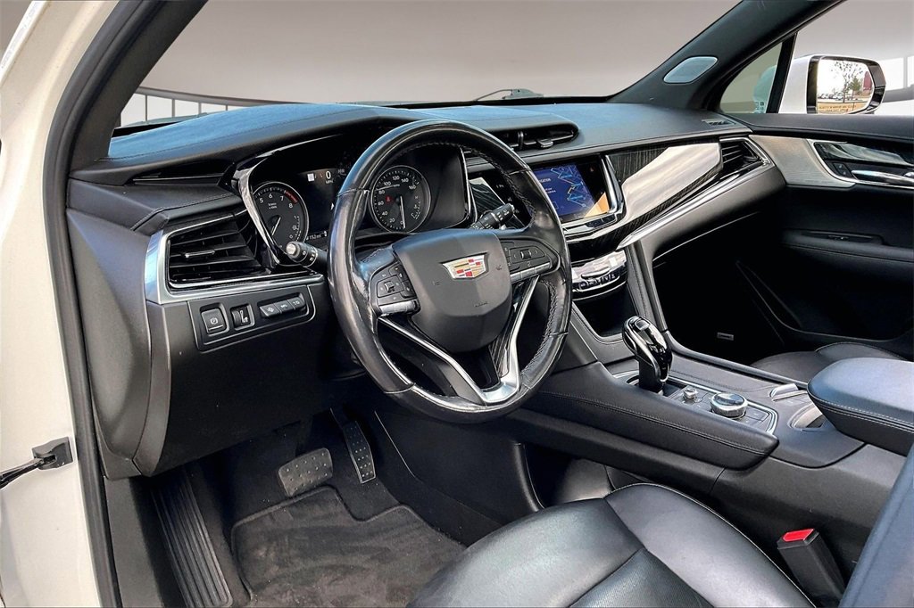 Used 2022 Cadillac XT6 Premium Luxury w/ Technology Package image 13