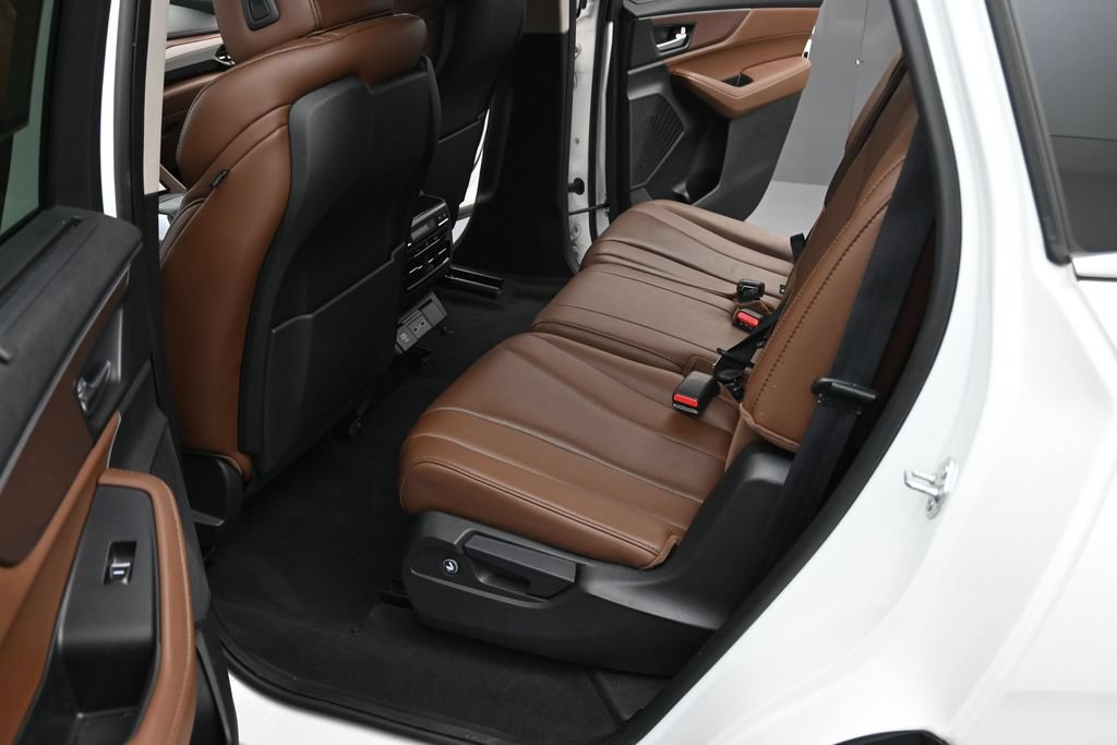 Used 2024 Acura MDX w/ Technology Package AWD/4WD image 10