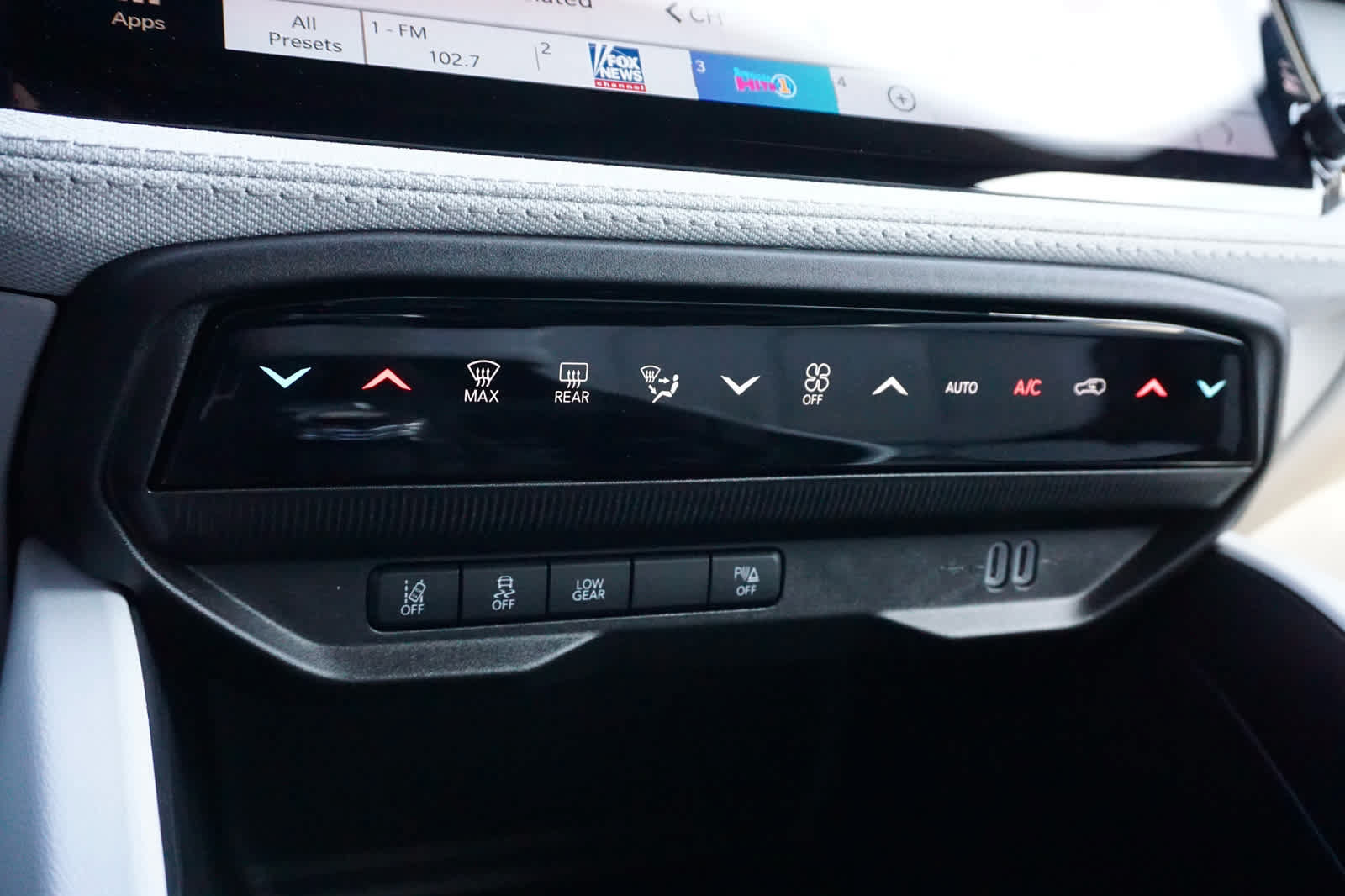 New 2026 Jeep Cherokee Laredo AWD/4WD image 11