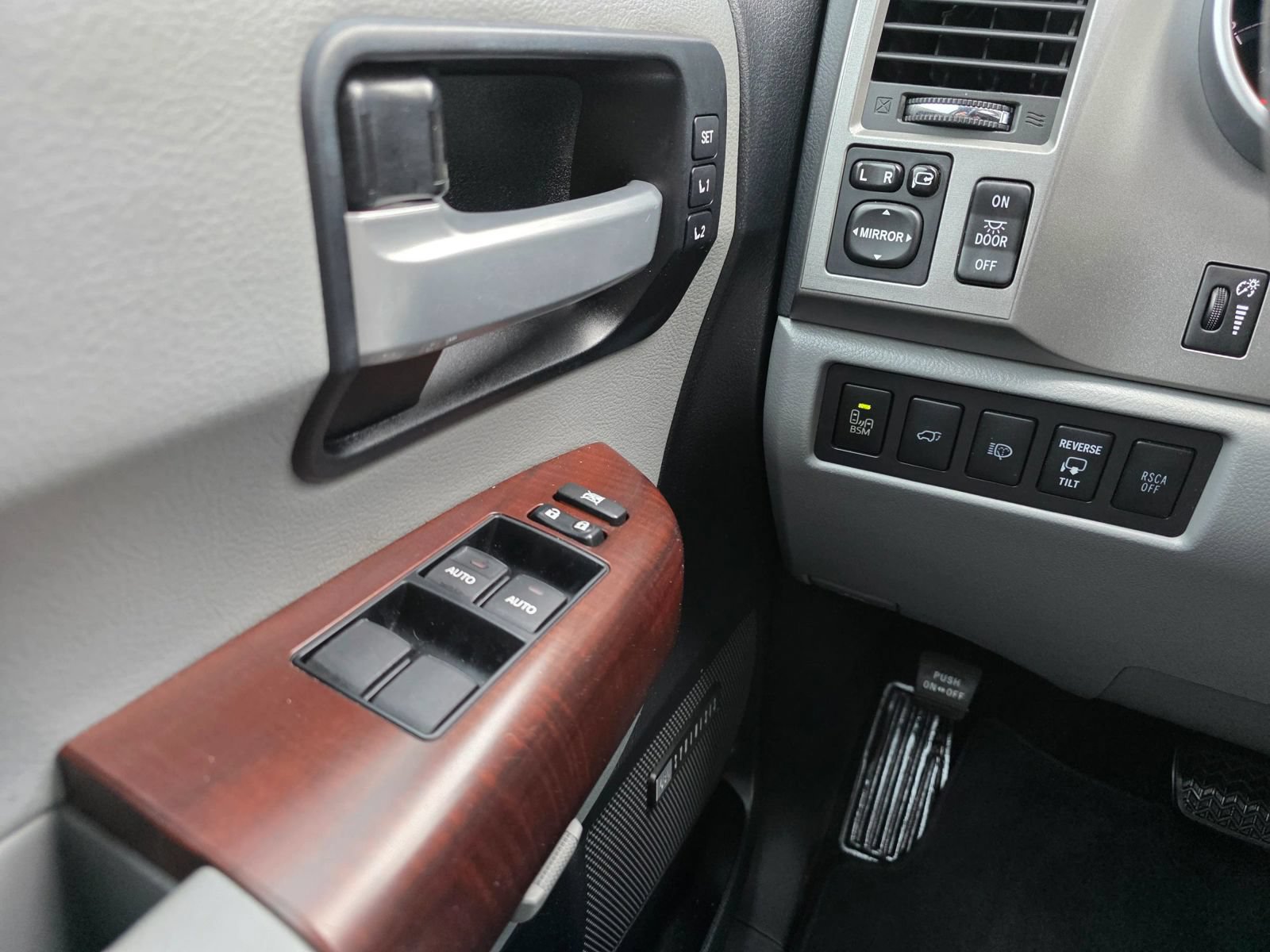 Used 2014 Toyota Sequoia Platinum AWD/4WD image 20
