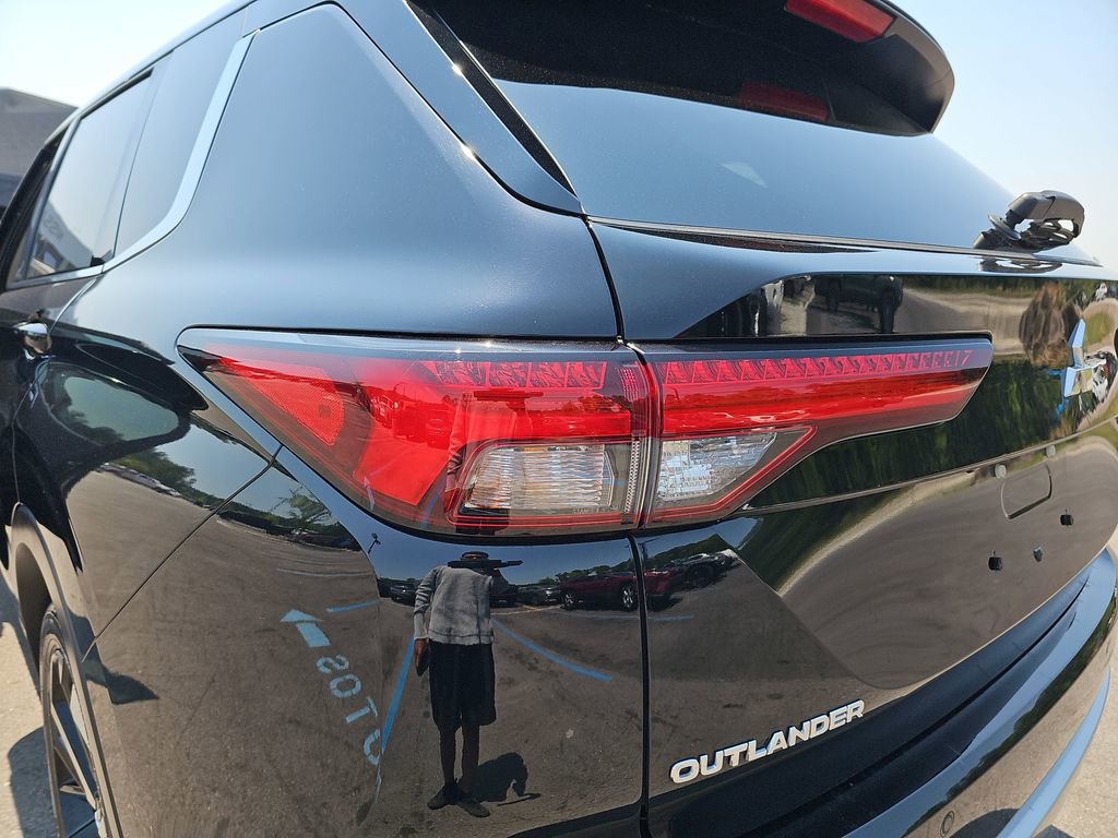 Used 2022 Mitsubishi Outlander SEL AWD/4WD image 38