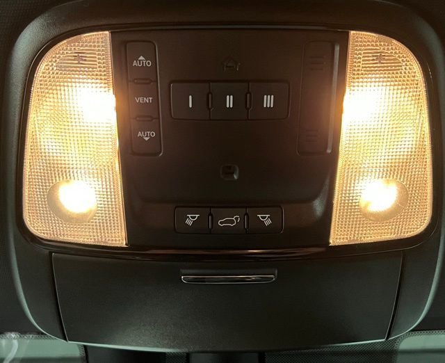 Used 2021 Dodge Durango SRT Hellcat w/ Technology Group image 39