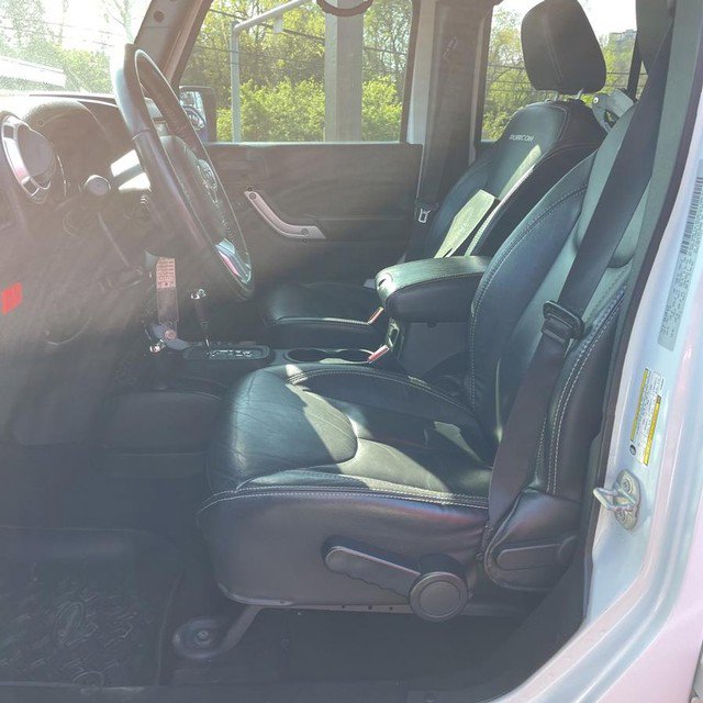 Used 2015 Jeep Wrangler Unlimited Rubicon AWD/4WD image 10