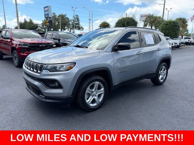 Used 2023 Jeep Compass Latitude AWD/4WD image 3