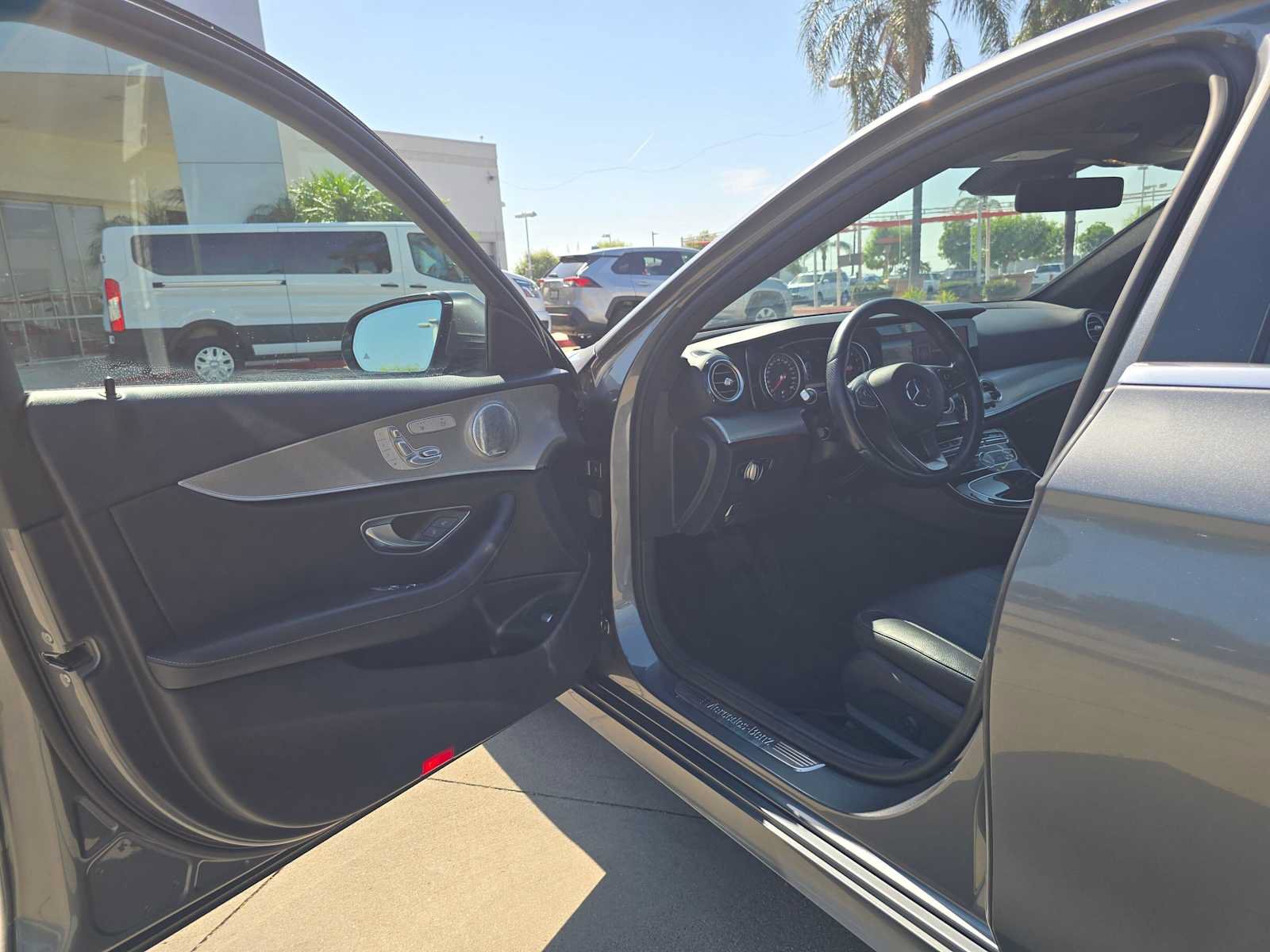 Used 2018 Mercedes-Benz E 300 image 19