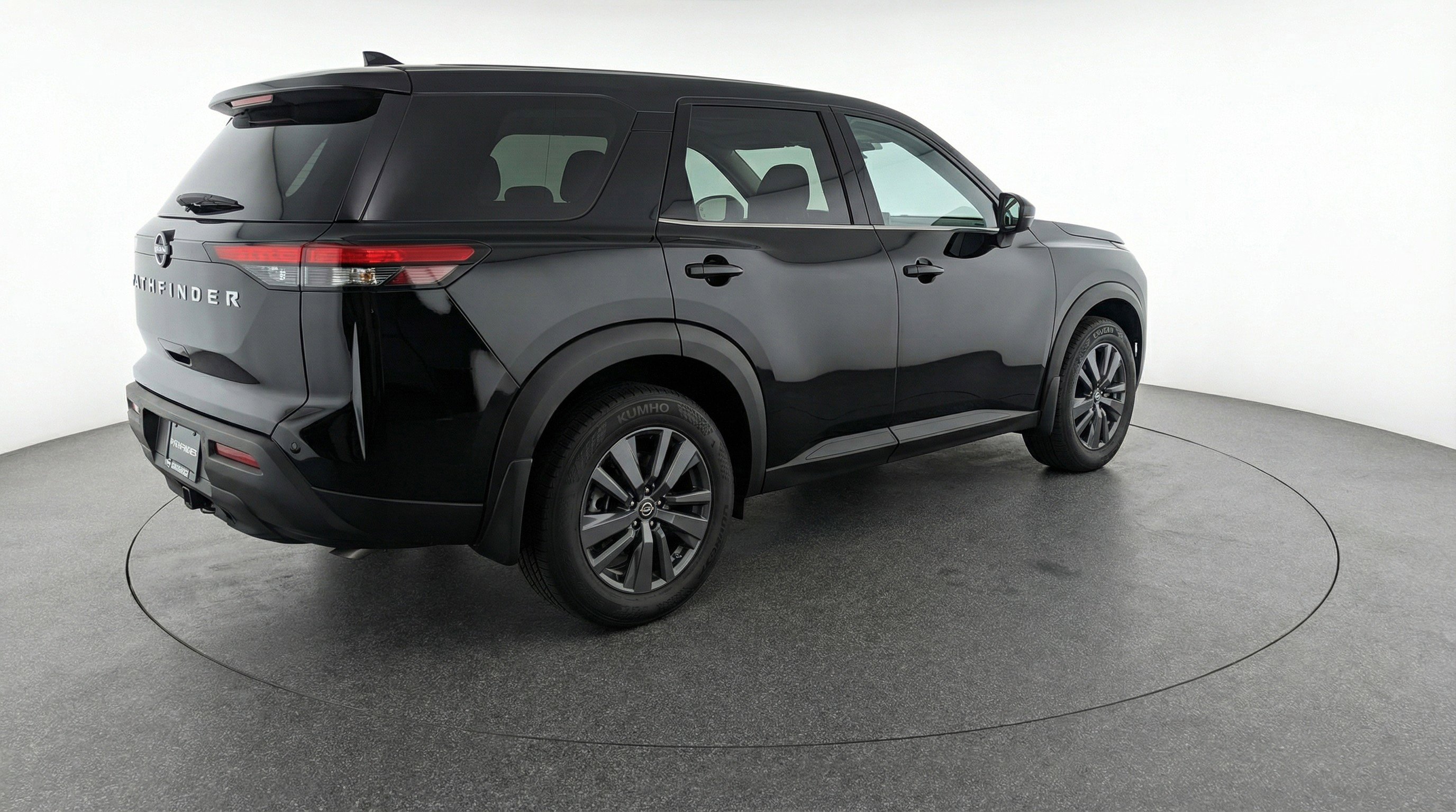 Used 2025 Nissan Pathfinder SV image 9
