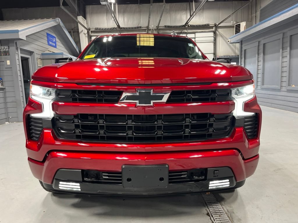 Used 2023 Chevrolet Silverado 1500 RST AWD/4WD image 2