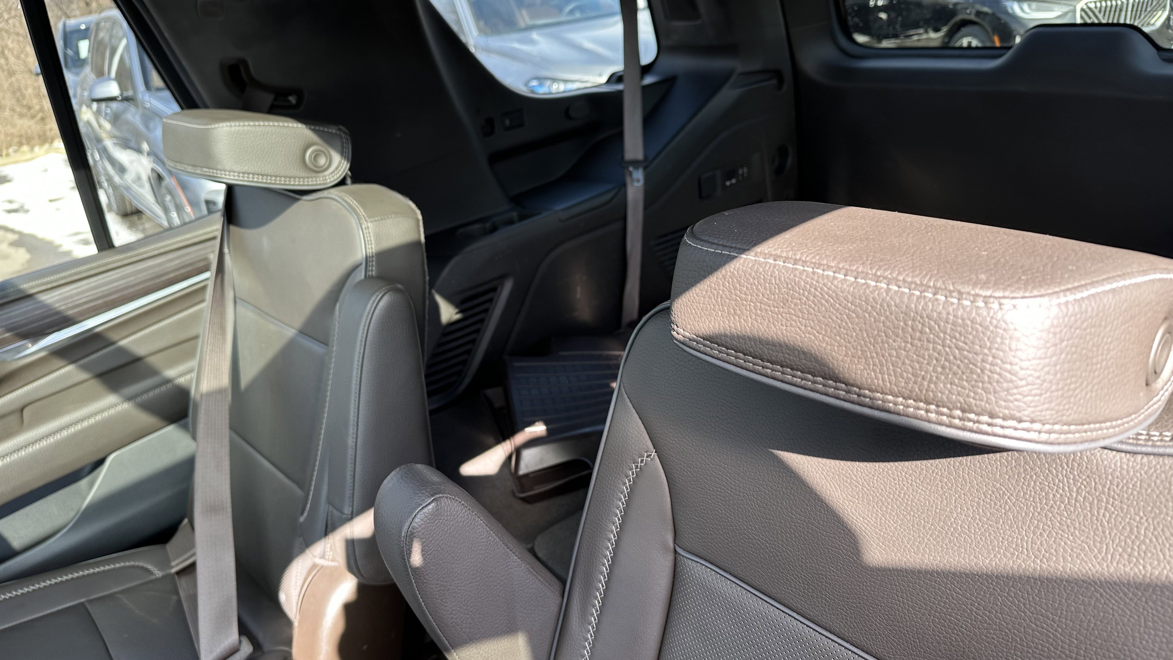 Used 2021 GMC Yukon Denali w/ Denali Premium Package image 33