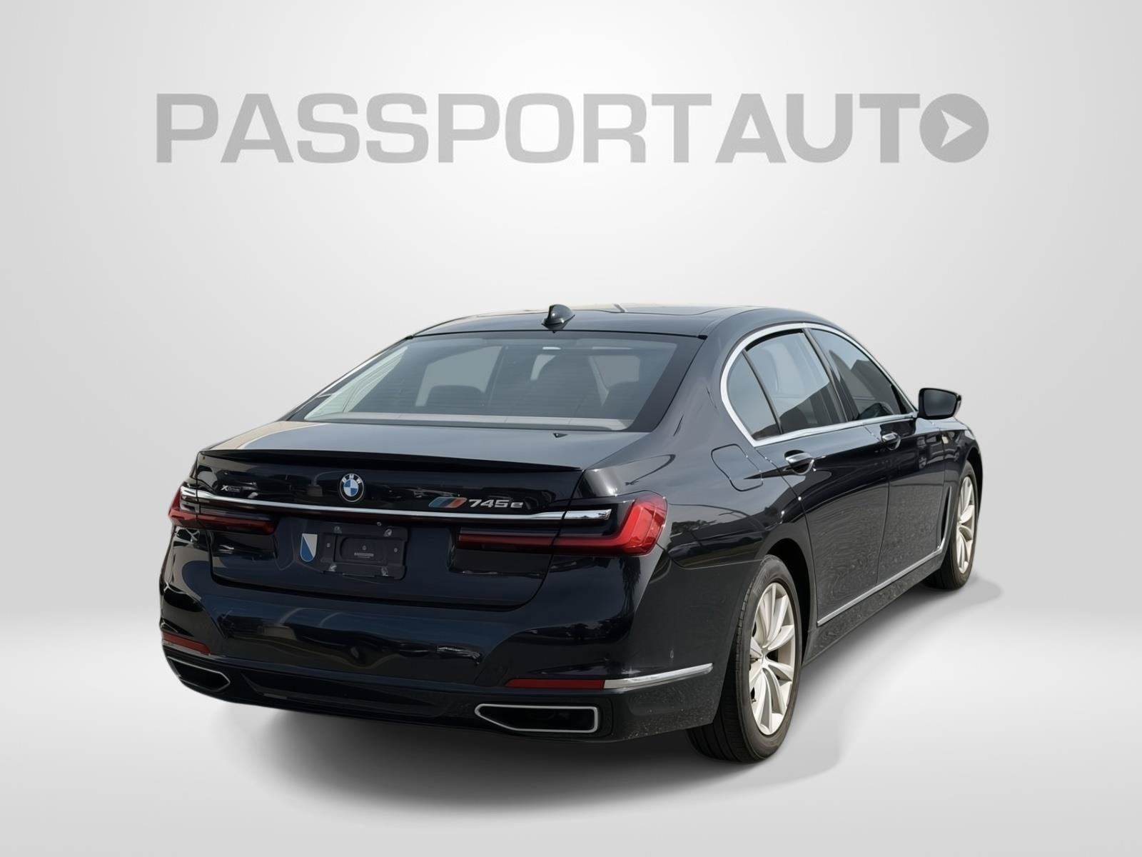 Used 2020 BMW 745e xDrive AWD/4WD image 6