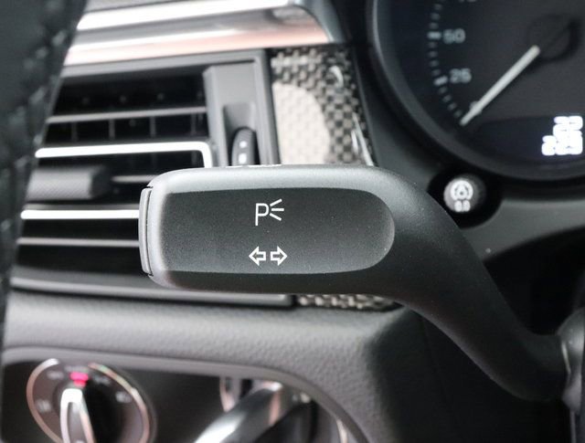 Used 2025 Porsche Macan image 39