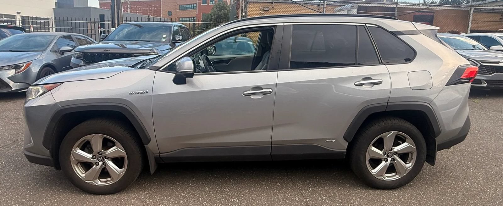 Used 2019 Toyota RAV4 Limited AWD/4WD image 8