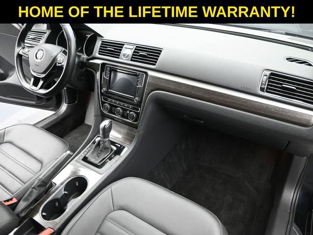 Used 2017 Volkswagen Passat 1.8T SEL Premium image 47