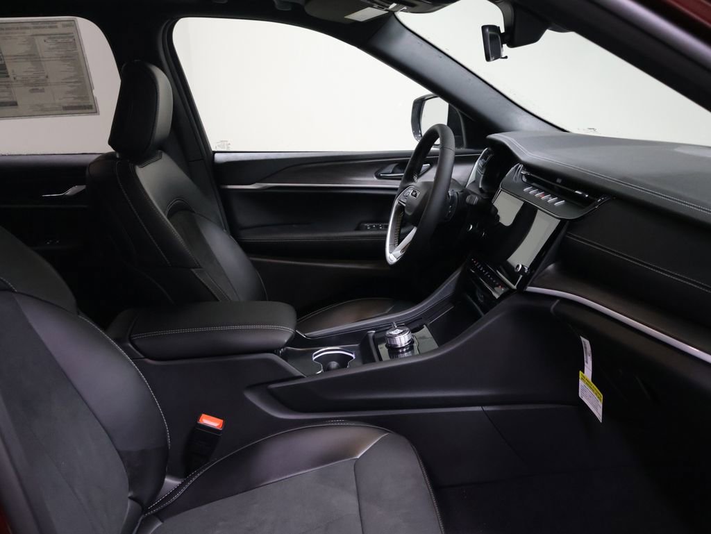 New 2026 Jeep Grand Cherokee Laredo image 18