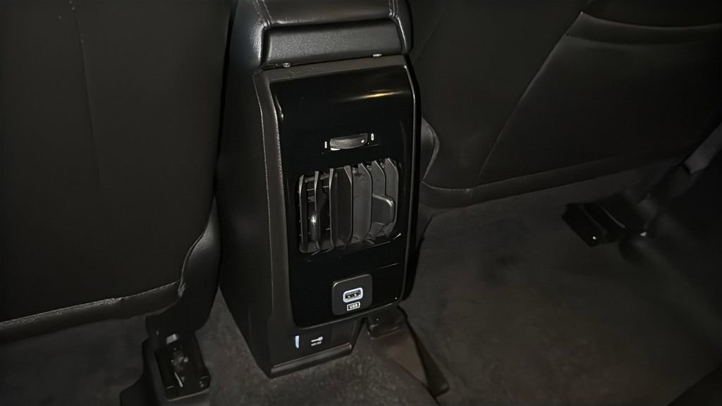 Used 2025 Jeep Compass Latitude w/ Altitude Special Edition image 13