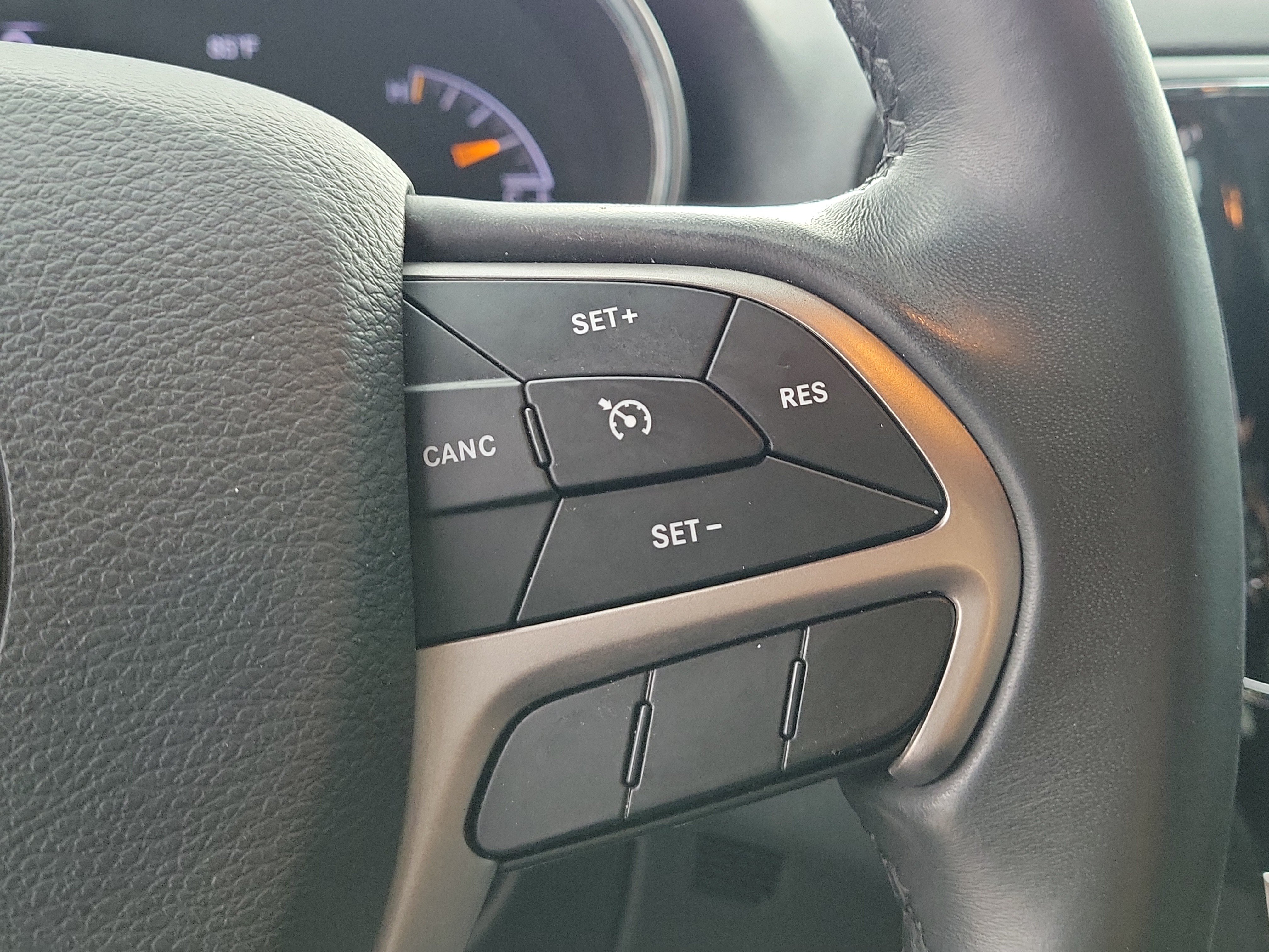 Used 2019 Jeep Grand Cherokee Laredo w/ Laredo X Package RWD image 24