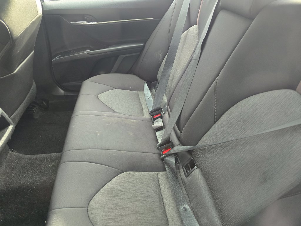 Used 2018 Toyota Camry LE FWD image 21