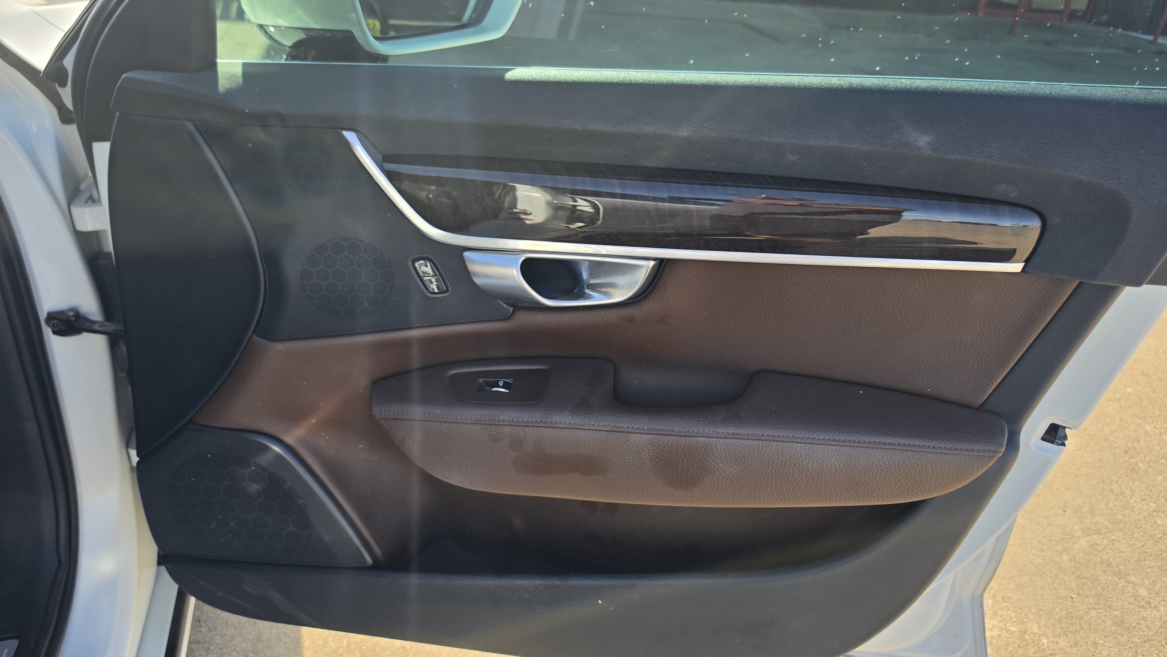 Used 2018 Volvo S90 T5 Momentum FWD image 33