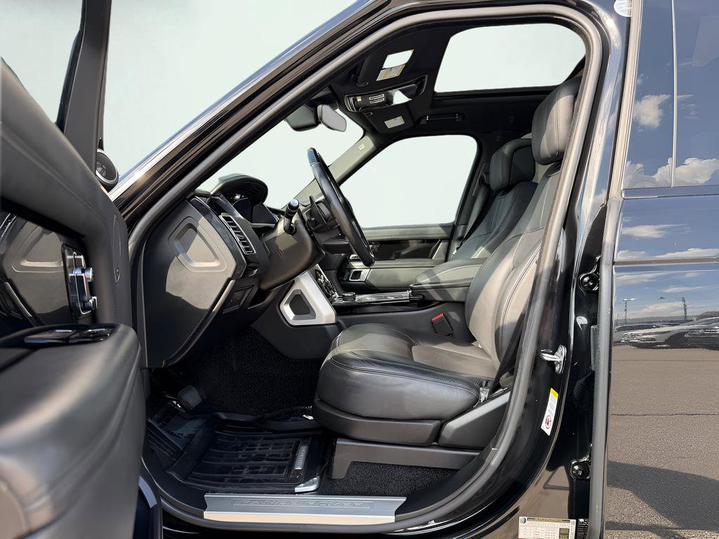 Used 2019 Land Rover Range Rover Supercharged AWD/4WD image 17
