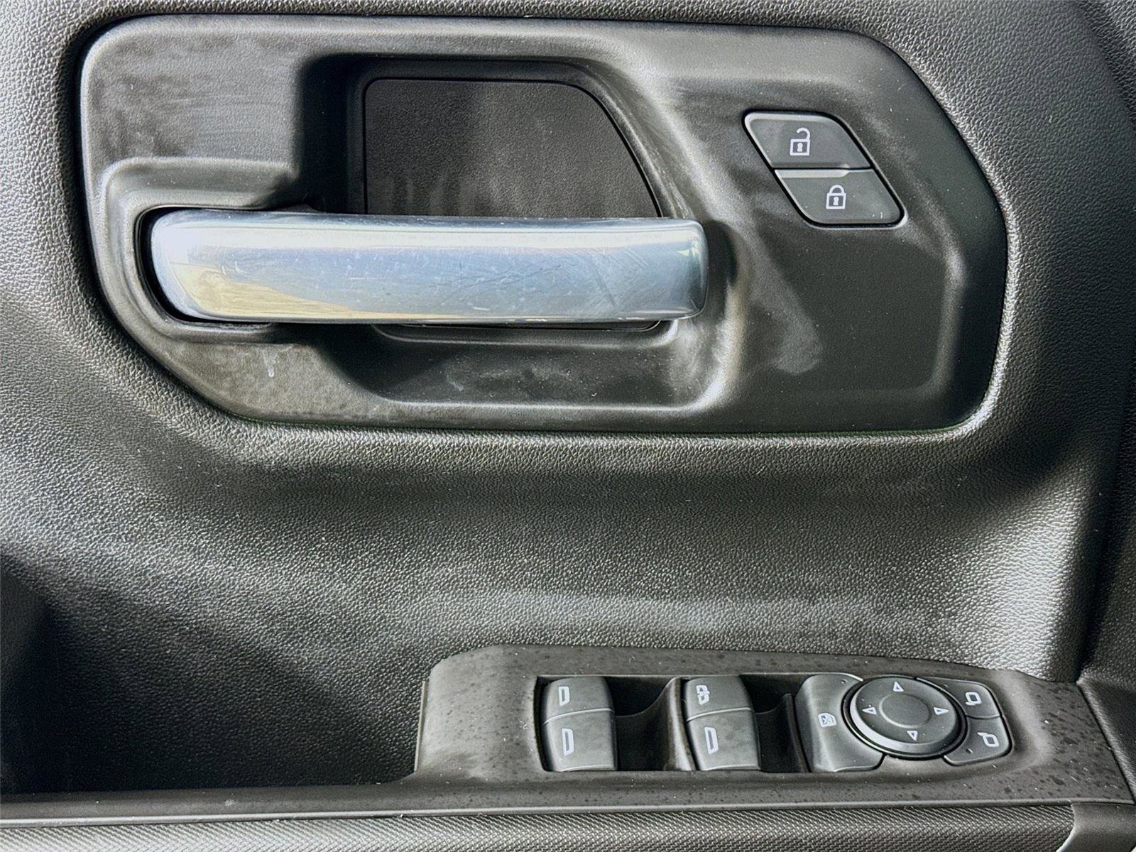 Used 2021 Chevrolet Silverado 1500 Custom image 18