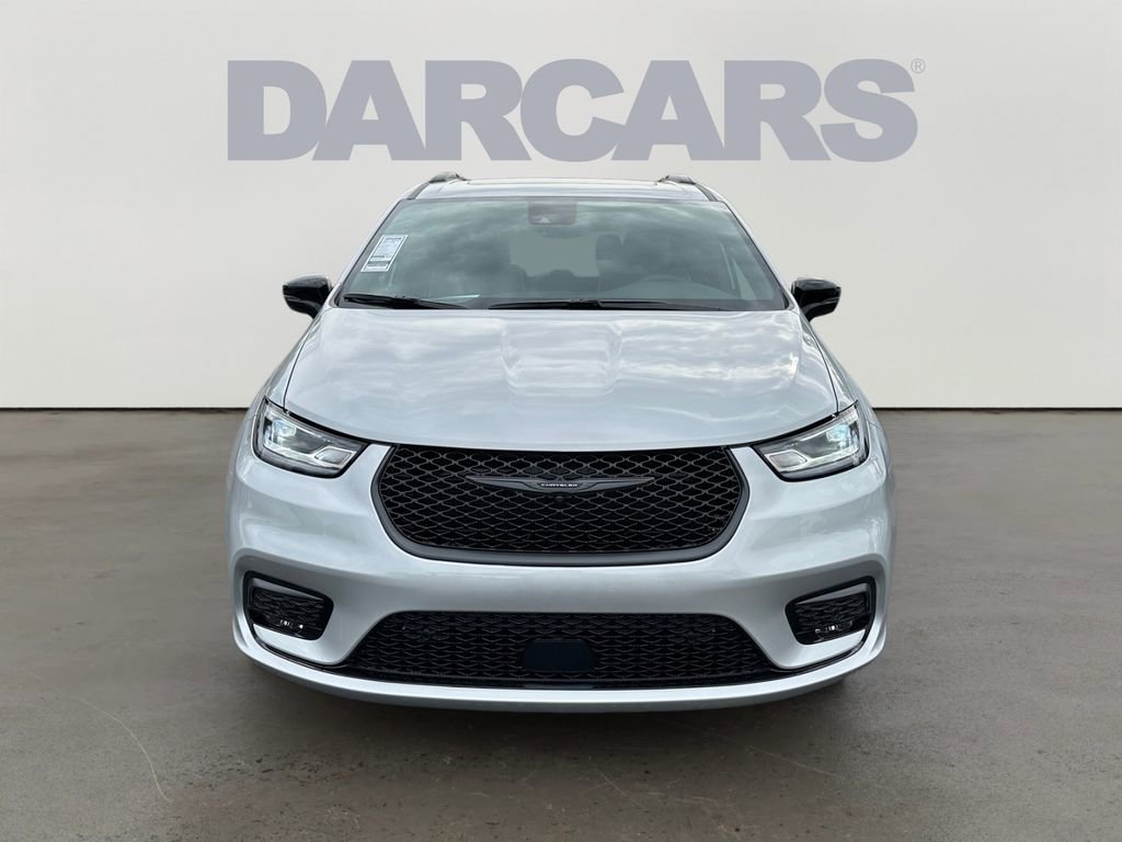 New 2026 Chrysler Pacifica Limited w/ S Appearance Package FWD image 2