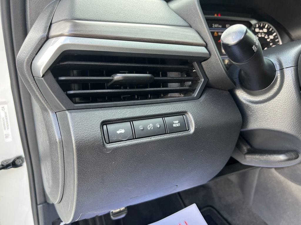 Used 2025 Nissan Altima 2.5 SV FWD image 8
