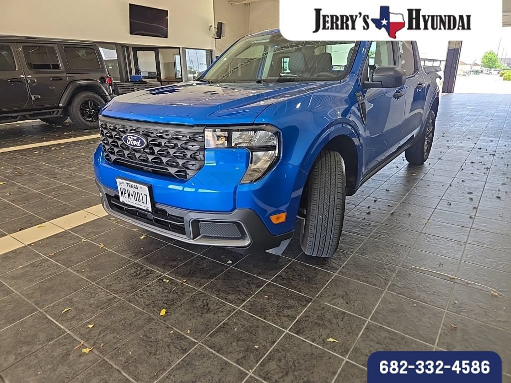 Used 2025 Ford Maverick XLT FWD image 2