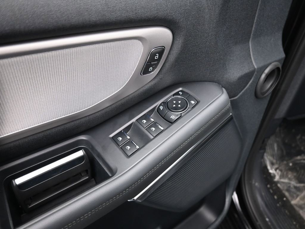 New 2026 Ford Expedition Active image 16