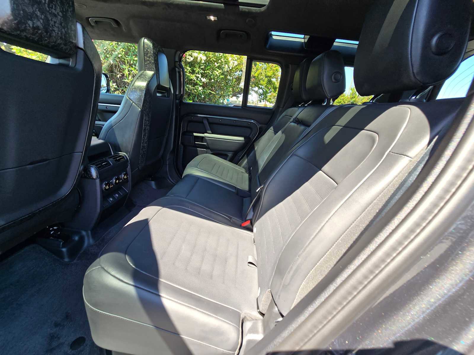 New 2025 Land Rover Defender 110 image 19
