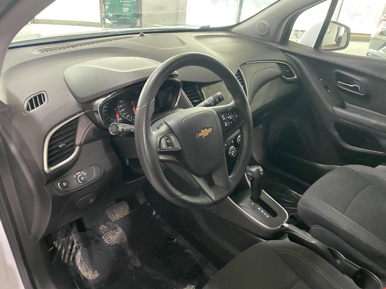 Used 2019 Chevrolet Trax LS w/ Tint and Cruise Package image 18