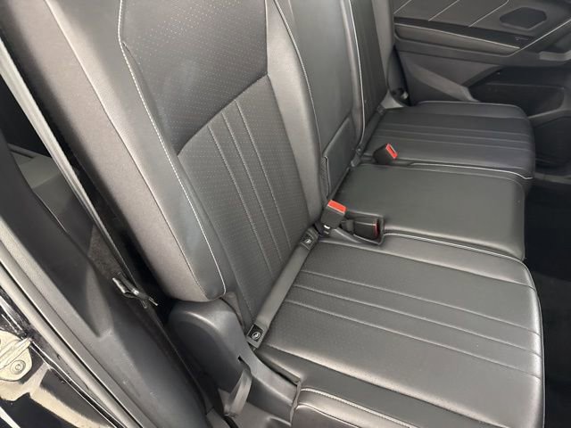 Used 2024 Volkswagen Tiguan SE image 29