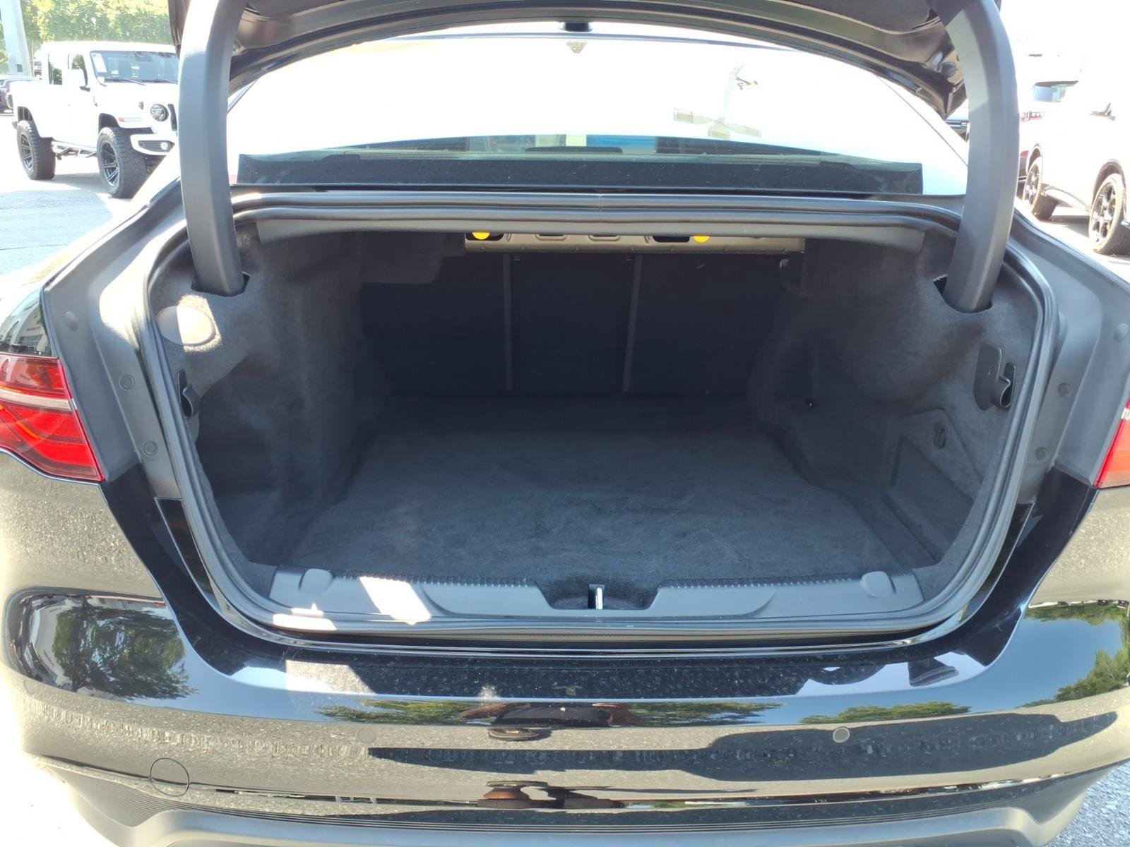 Used 2020 Jaguar XE S RWD image 31