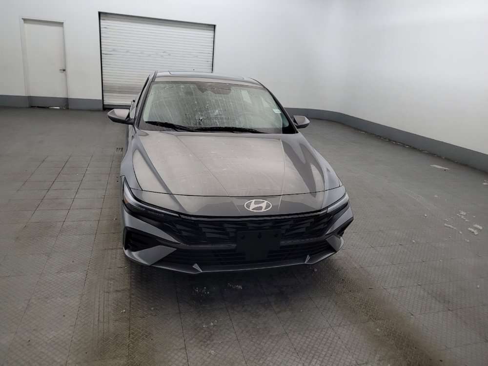 Used 2025 Hyundai Elantra SEL FWD image 14
