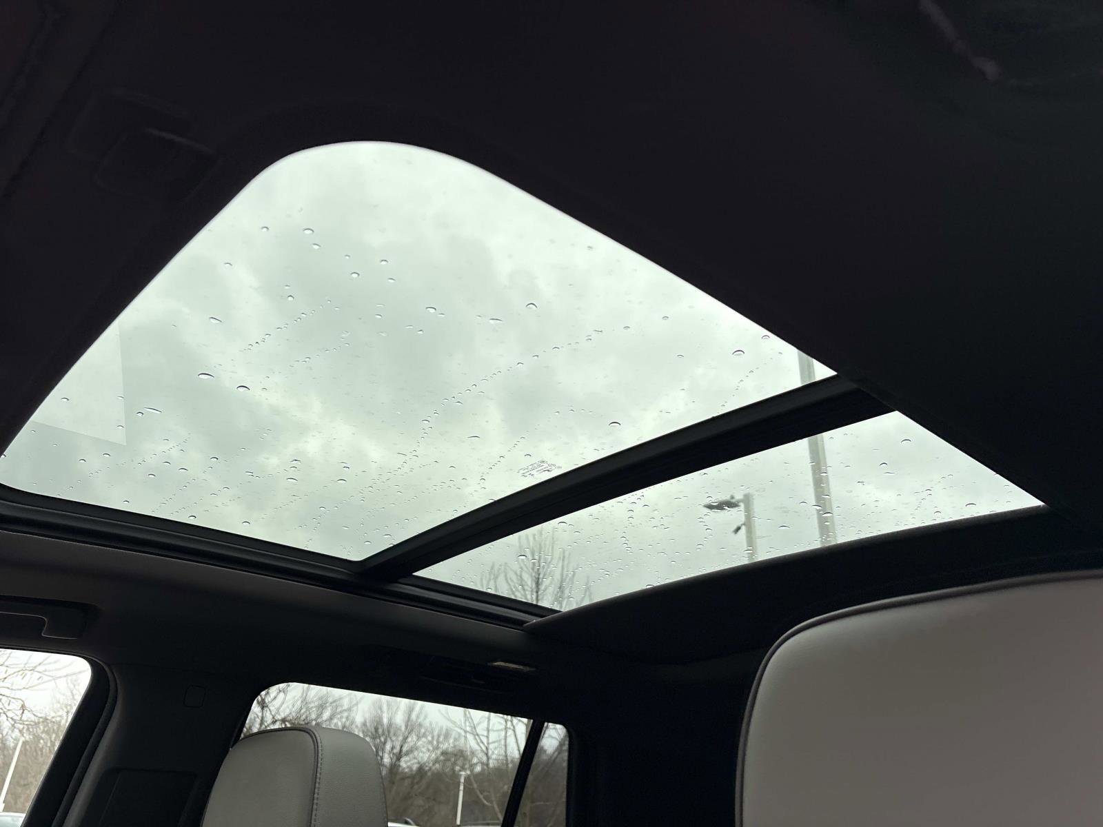 Certified 2023 GMC Yukon SLT w/ SLT Luxury Package image 16