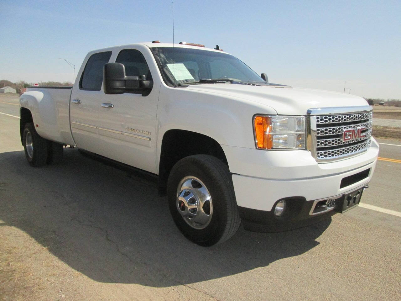 Used 2012 GMC Sierra 3500 Denali AWD/4WD image 4