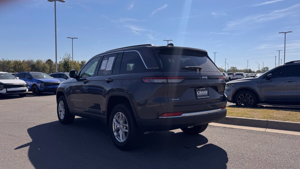 Used 2026 Jeep Grand Cherokee Laredo AWD/4WD image 5