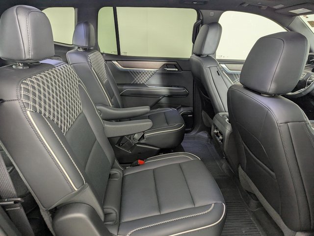 Used 2025 GMC Acadia Denali image 26