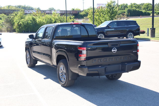 New 2027 Nissan Frontier SV w/ SV Convenience Package AWD/4WD image 6