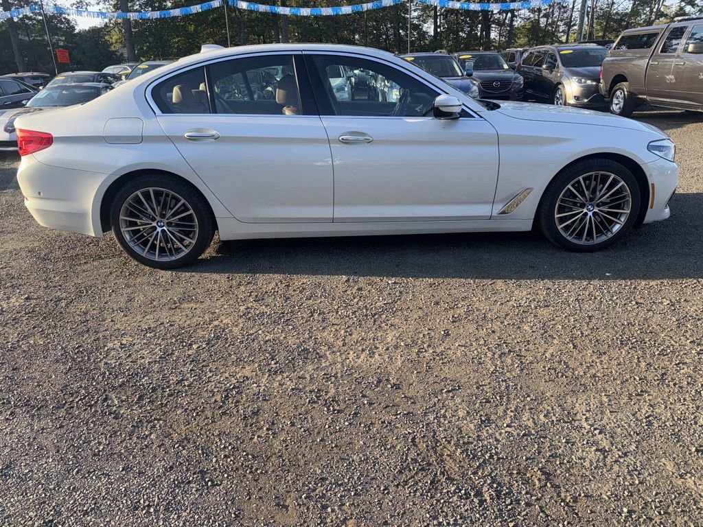 Used 2017 BMW 540i xDrive image 11