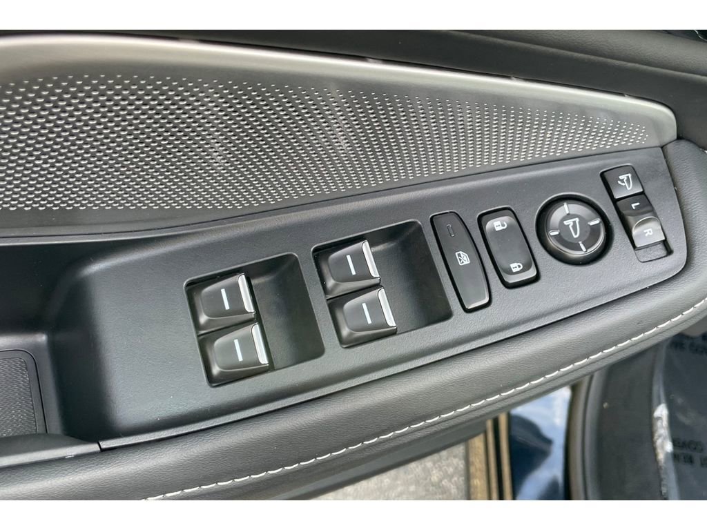 Certified 2025 Acura MDX SH-AWD w/ Technology Package image 11