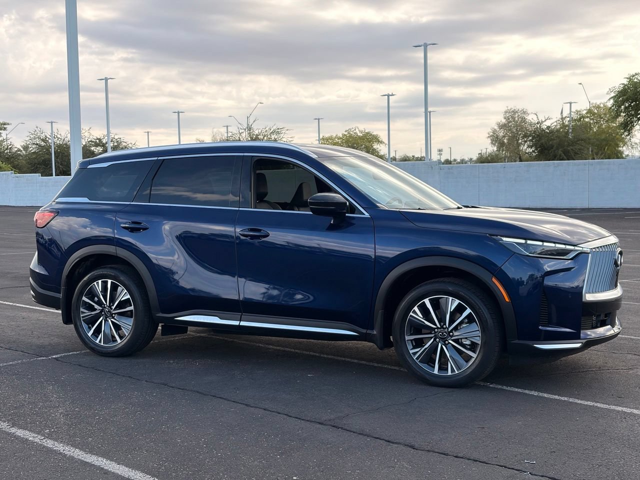 Certified 2026 INFINITI QX60 Luxe w/ Cargo Package FWD image 8