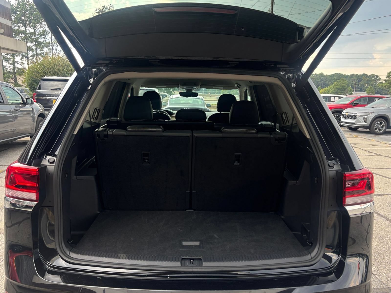 Used 2026 Volkswagen Atlas SE FWD image 29