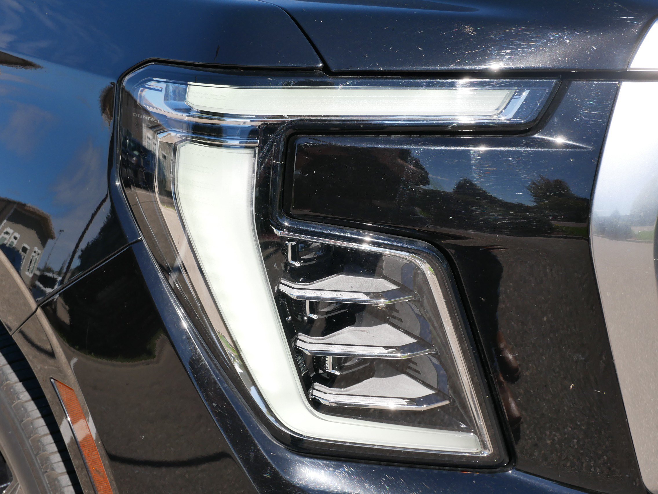 Used 2025 GMC Yukon XL Denali w/ Sun & Power Step Package AWD/4WD image 16