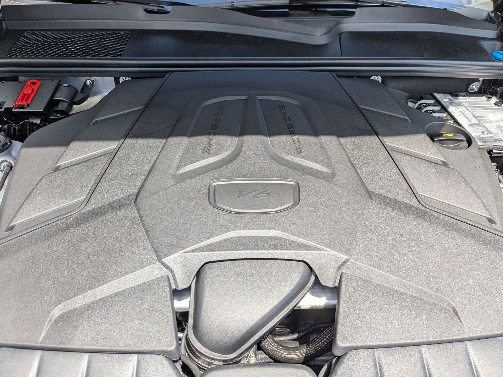 Certified 2025 Porsche Cayenne E-Hybrid image 30