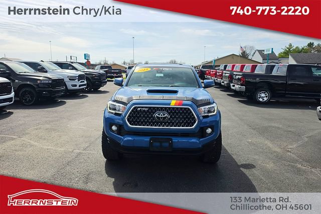 Used 2019 Toyota Tacoma TRD Sport image 2