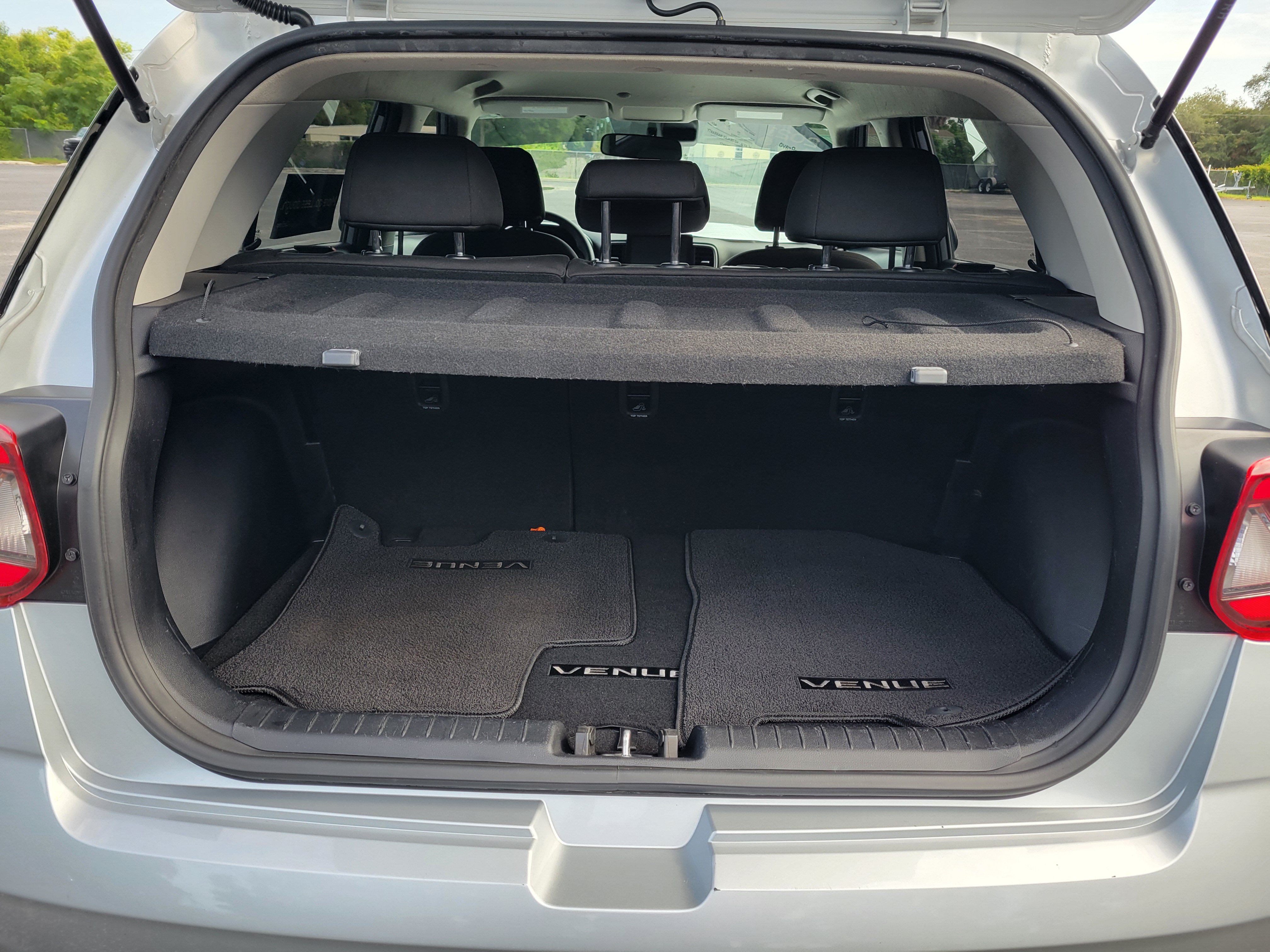 Used 2021 Hyundai Venue SE FWD image 7