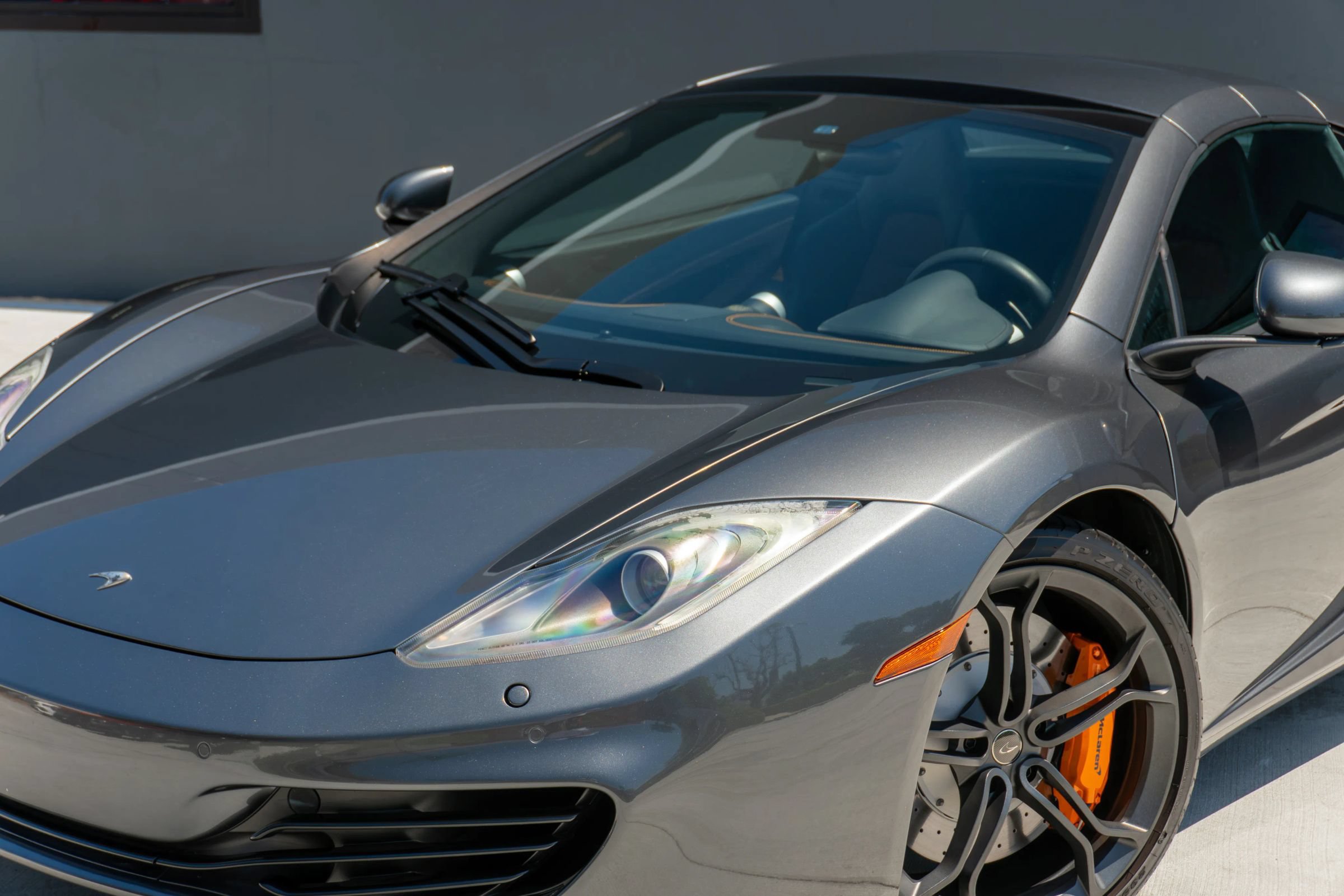 Used 2014 McLaren MP4-12C Spider RWD image 28