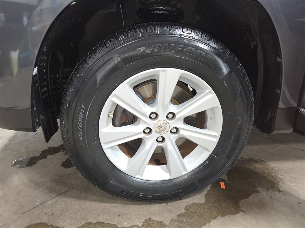 Used 2012 Toyota Highlander SE image 36