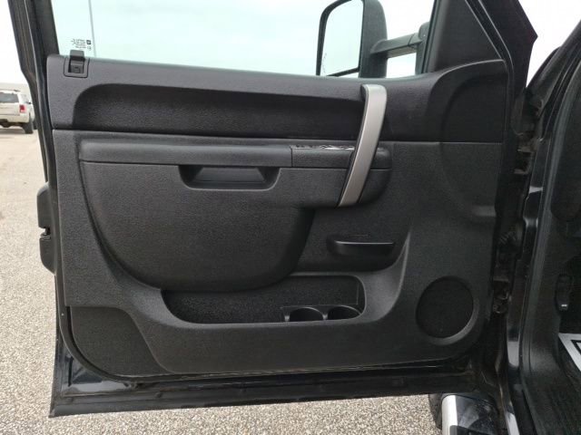 Used 2010 Chevrolet Silverado 2500 LT w/ Interior Plus Package AWD/4WD image 10