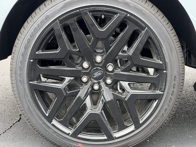 New 2026 Ford Expedition Platinum w/ Stealth Performance Package AWD/4WD image 11