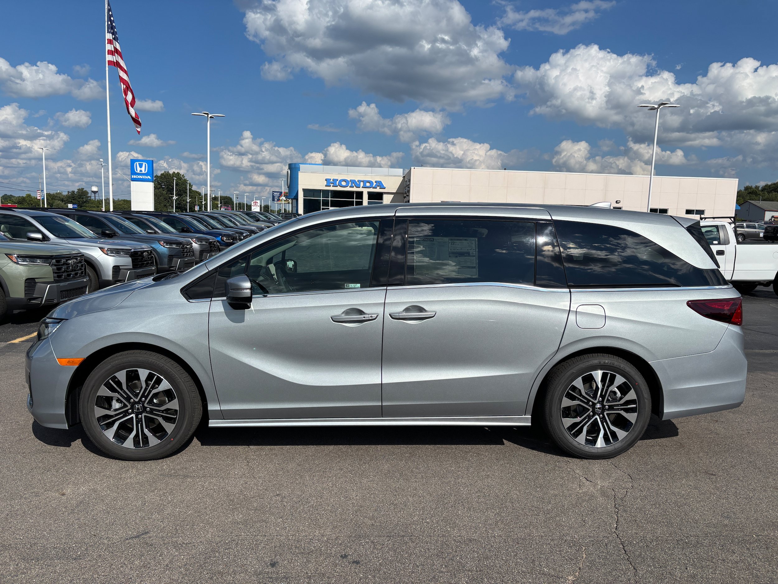 New 2026 Honda Odyssey Elite image 1